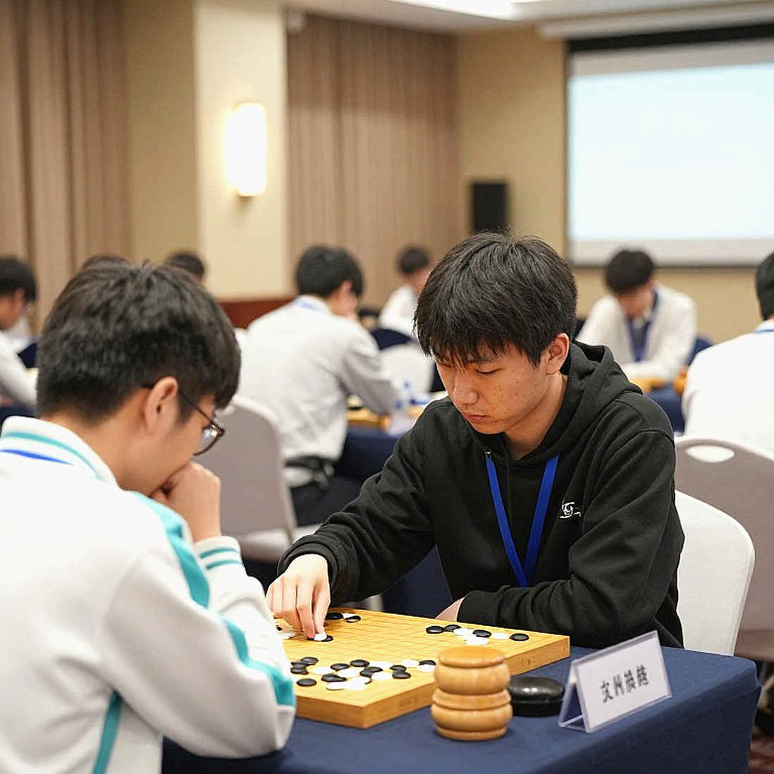 Liang hạ Niemann ở vòng 1 US Championships: khi một ván cờ được bán bằng tiêu đề thay vì bằng nước đi