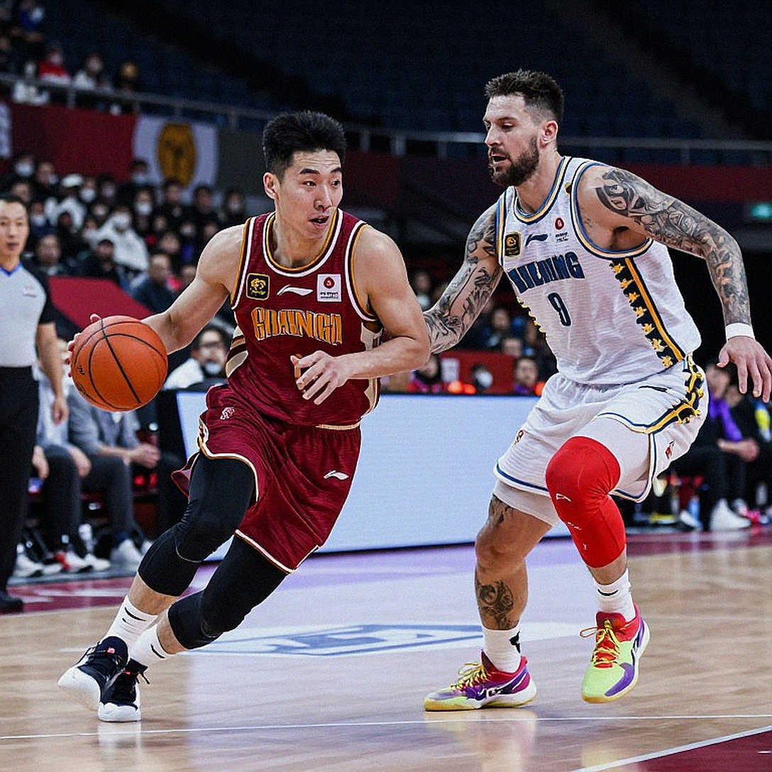 UST hạ La Salle 80-75 tại UAAP Season 89: bốn quả ném phạt, một lỗi goaltending và bài toán tài sản duy nhất