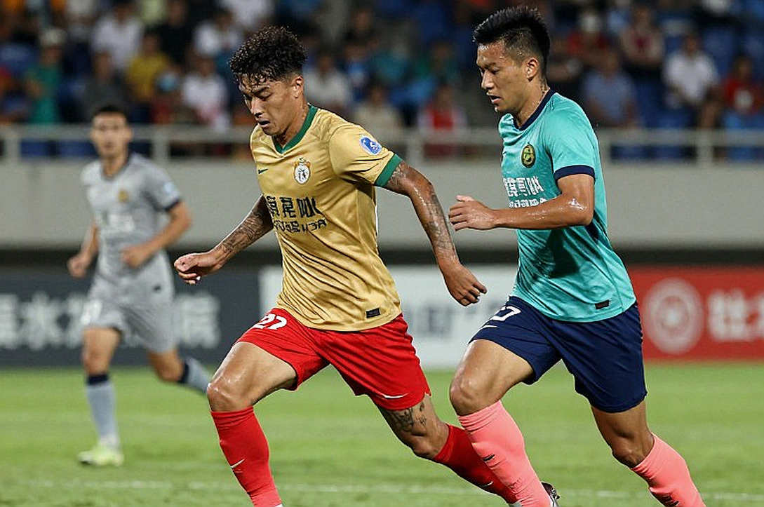 Nhập tịch toàn phần, Persija vô địch, Como bất bại: ba kết luận vội từ một mẫu số quá nhỏ
