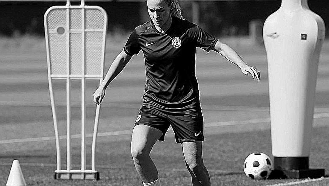 Vùng giữa sân và vùng phán đoán: đọc nửa đầu mùa V.League 1 qua nhịp pressing và các pha can thiệp VAR