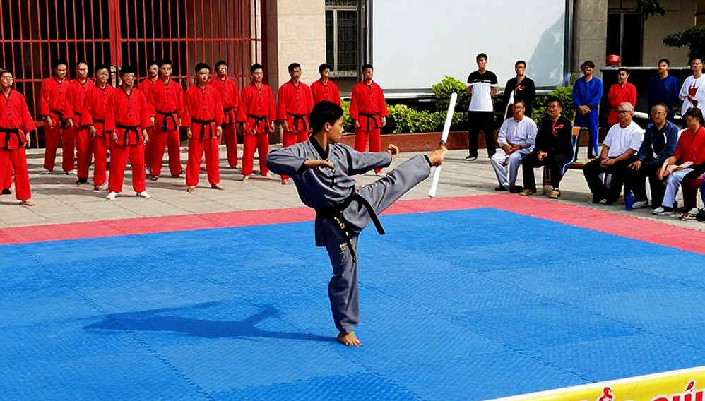 Bi kịch trên sàn lucha libre không giấy phép: Trọng tài 75 tuổi, cú đánh đầu và khoảng trống trách nhiệm