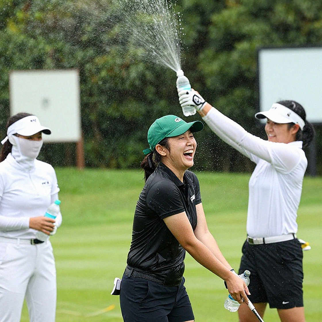 Presidents Cup tại Medinah: Tuyển Mỹ thắng bằng singles, thua ở foursomes và Adare Manor đang chờ