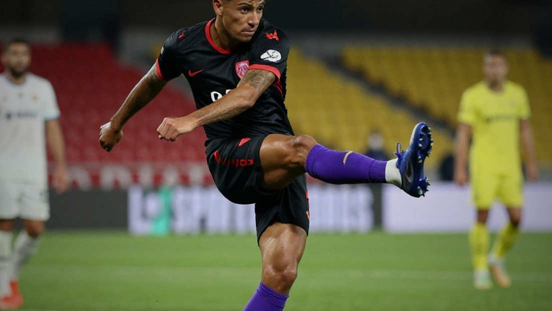 Piojo Alvarado, tin đồn nước Nga và nút thắt đường ống Liga MX – châu Âu Piojo Alvarado, tin đồn nước Nga và nút thắt đường ống Liga MX – châu Âu