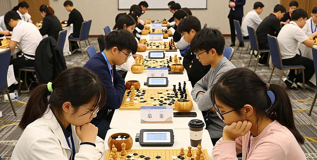 60 phút Najdorf của Daniel King: năm nhánh lý thuyết và một tiêu đề lạc chỗ